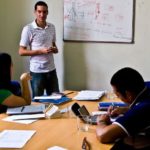 Patricio of Che Vos Spanish teaching some students
